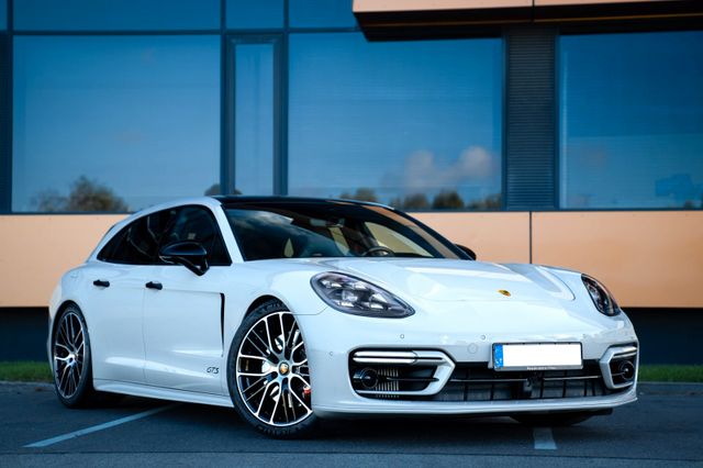 Porsche Panamera GTS Sport Turismo