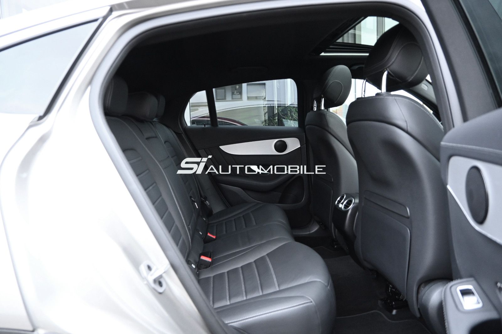 Fahrzeugabbildung Mercedes-Benz GLC 300 d 4MAT. Coupé AMG LINE °MEMORY°SITZKLIMA