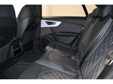 Audi Q8 - 12