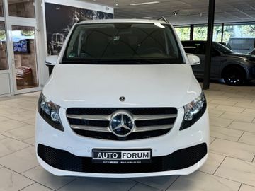 Mercedes V 220 - 3