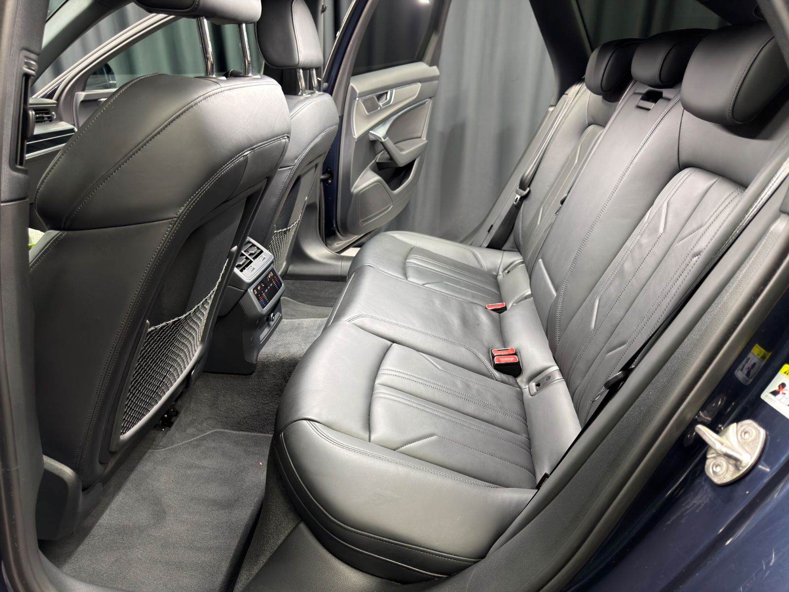 Fahrzeugabbildung Audi A6 Avant 45 TFSI sport|S-TRONIC|LEDER|NAVI|