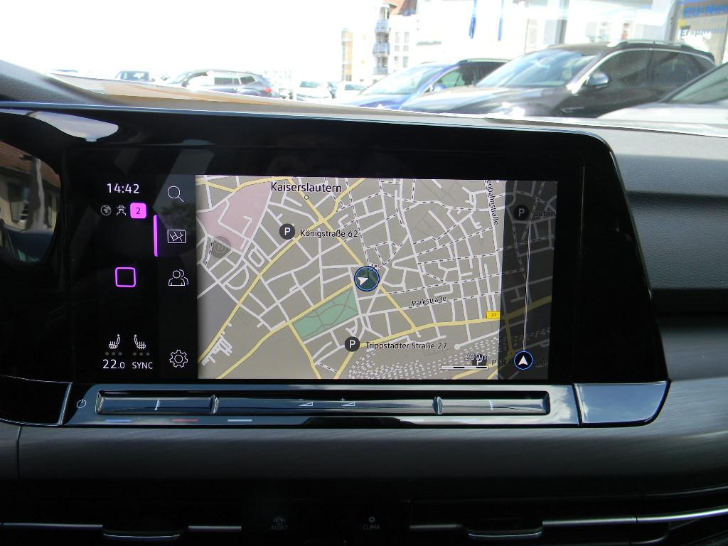 Volkswagen Golf VIII Lim. Style 1,5 eTSI DSG Kamera, миниатюра 16