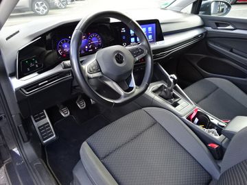 Fotografie 20 des VW Golf VIII 1.5 TSI Active*Navi*LED*SHZ*Alu16Zoll
