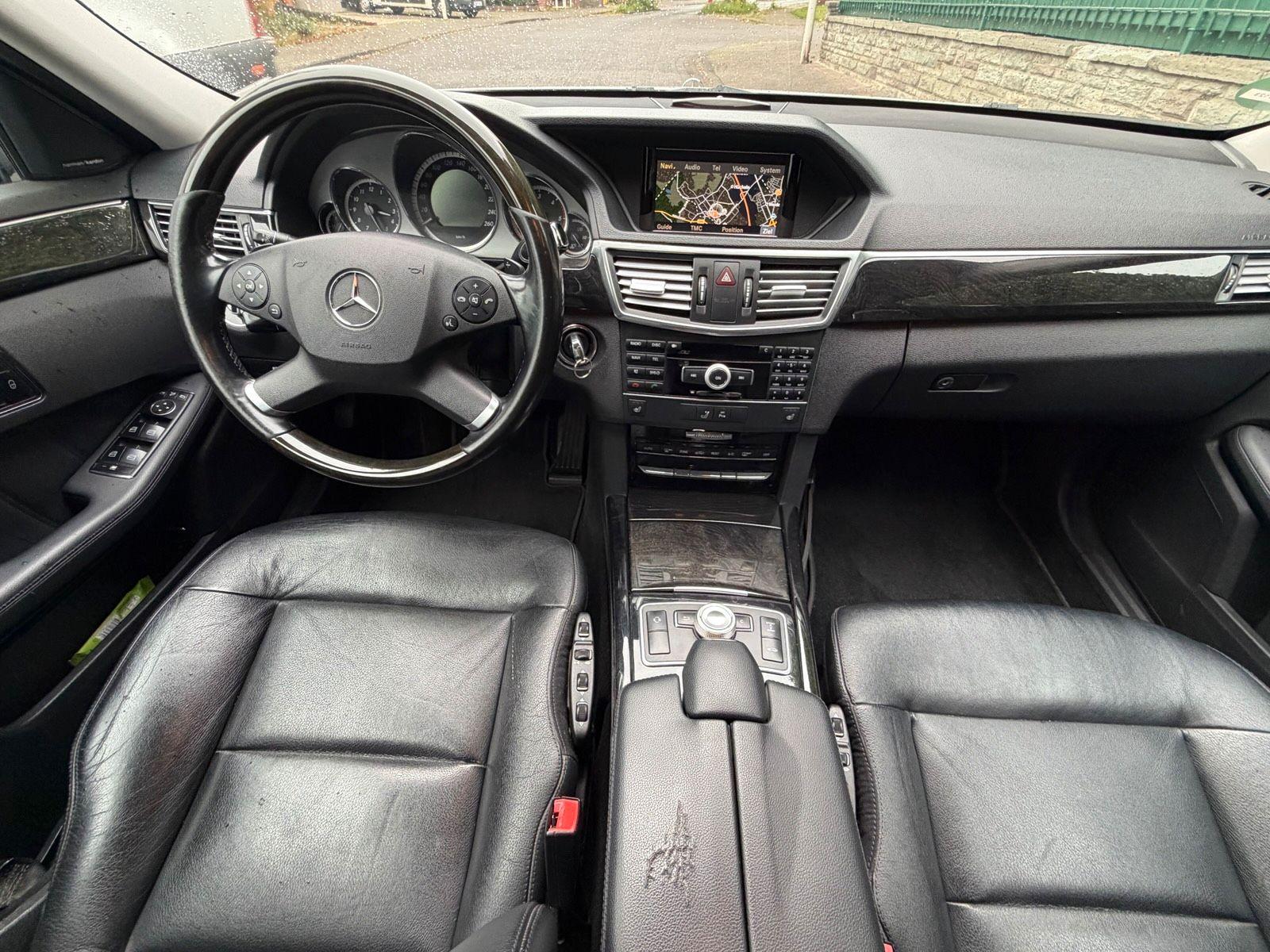 Mercedes-Benz 300 2011 — photo 7