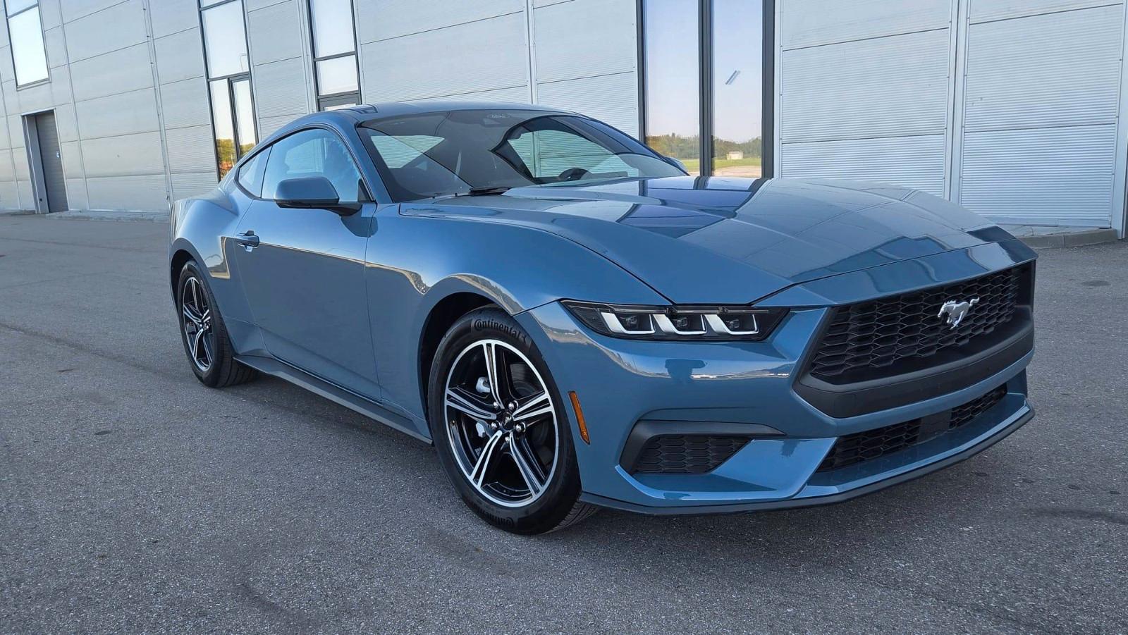 Ford Mustang EcoBoost 2026 | Vapor Blue I TOP