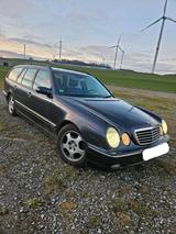Mercedes-Benz Mercedes Benz E240 - gebrauchte Mercedes-Benz E 240 aus dem Jahr 2001