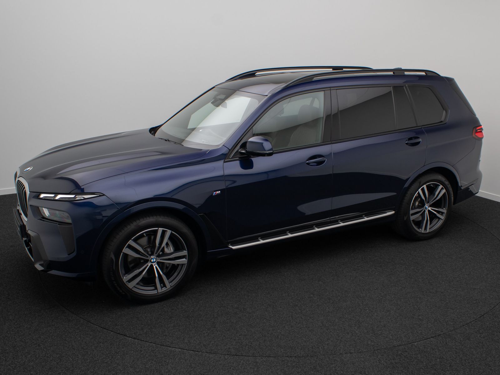 Fahrzeugabbildung BMW X7 xD40d M Sport 360&deg; SkyLounge H/K Individual