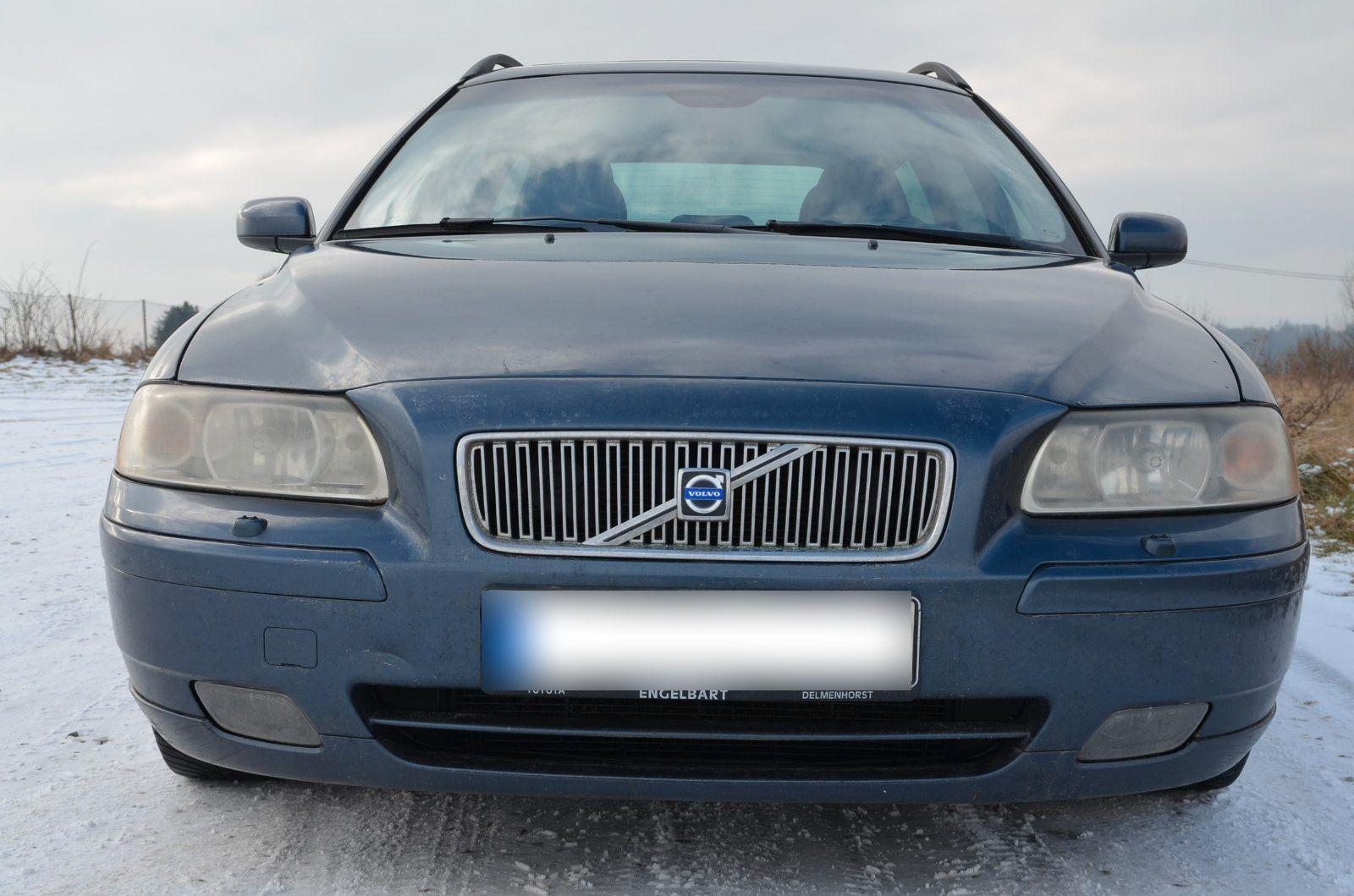 Volvo V70 2004 — interior