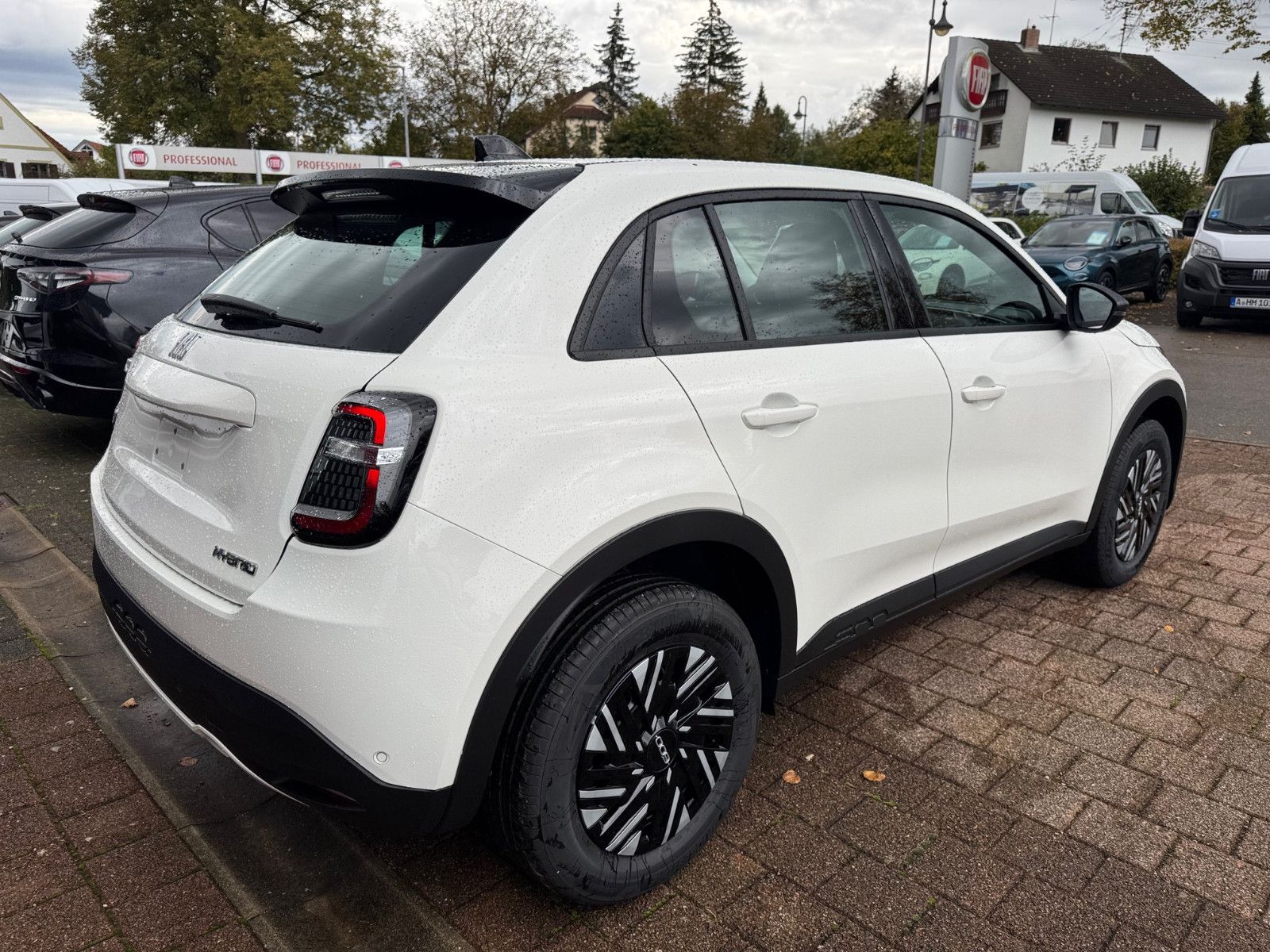 Fahrzeugabbildung Fiat 600 Hybrid 125 Jahre Edition NAVI SITZHEIZUNG