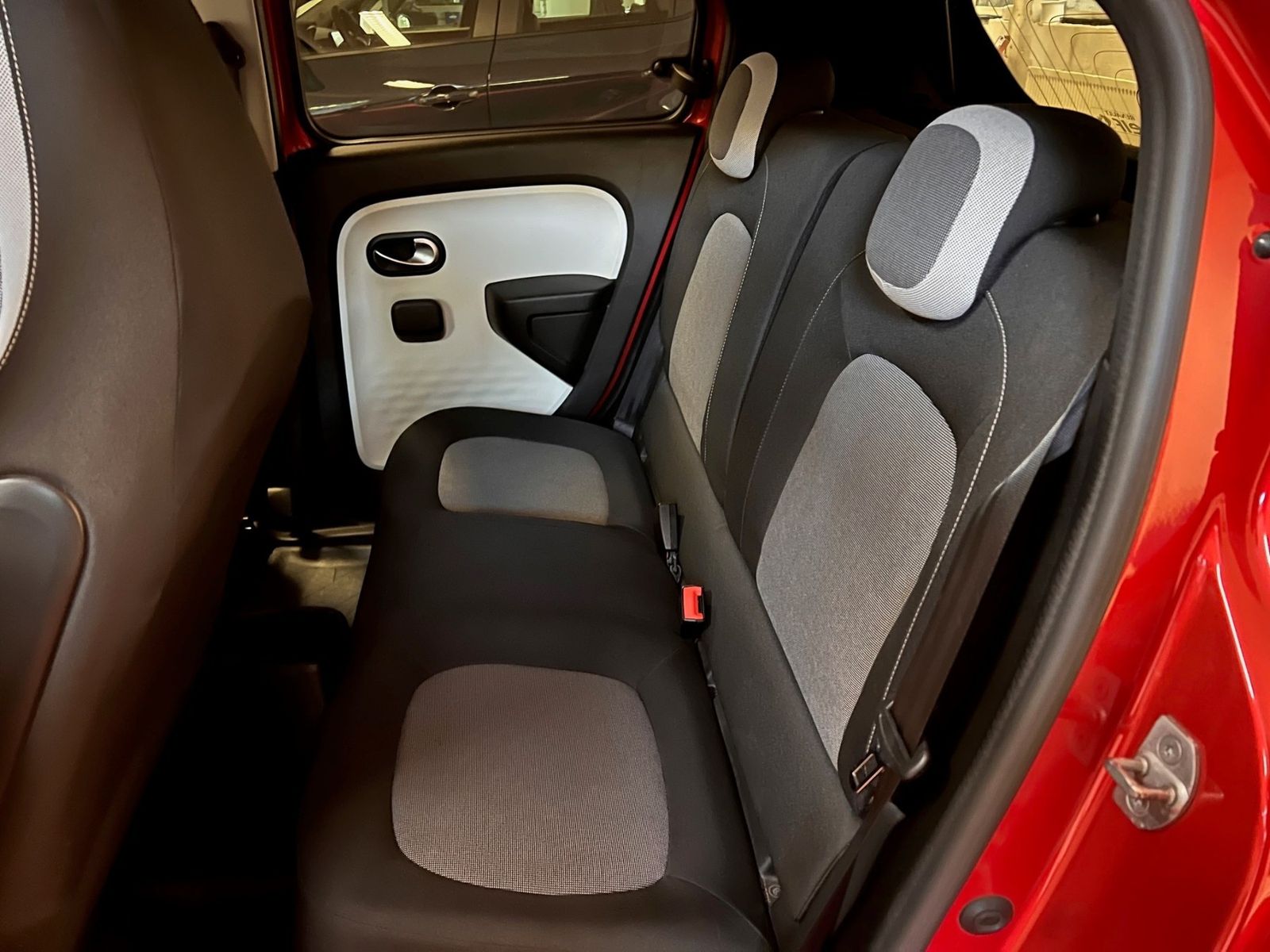 Fahrzeugabbildung Renault Twingo LIMITED SCe 75