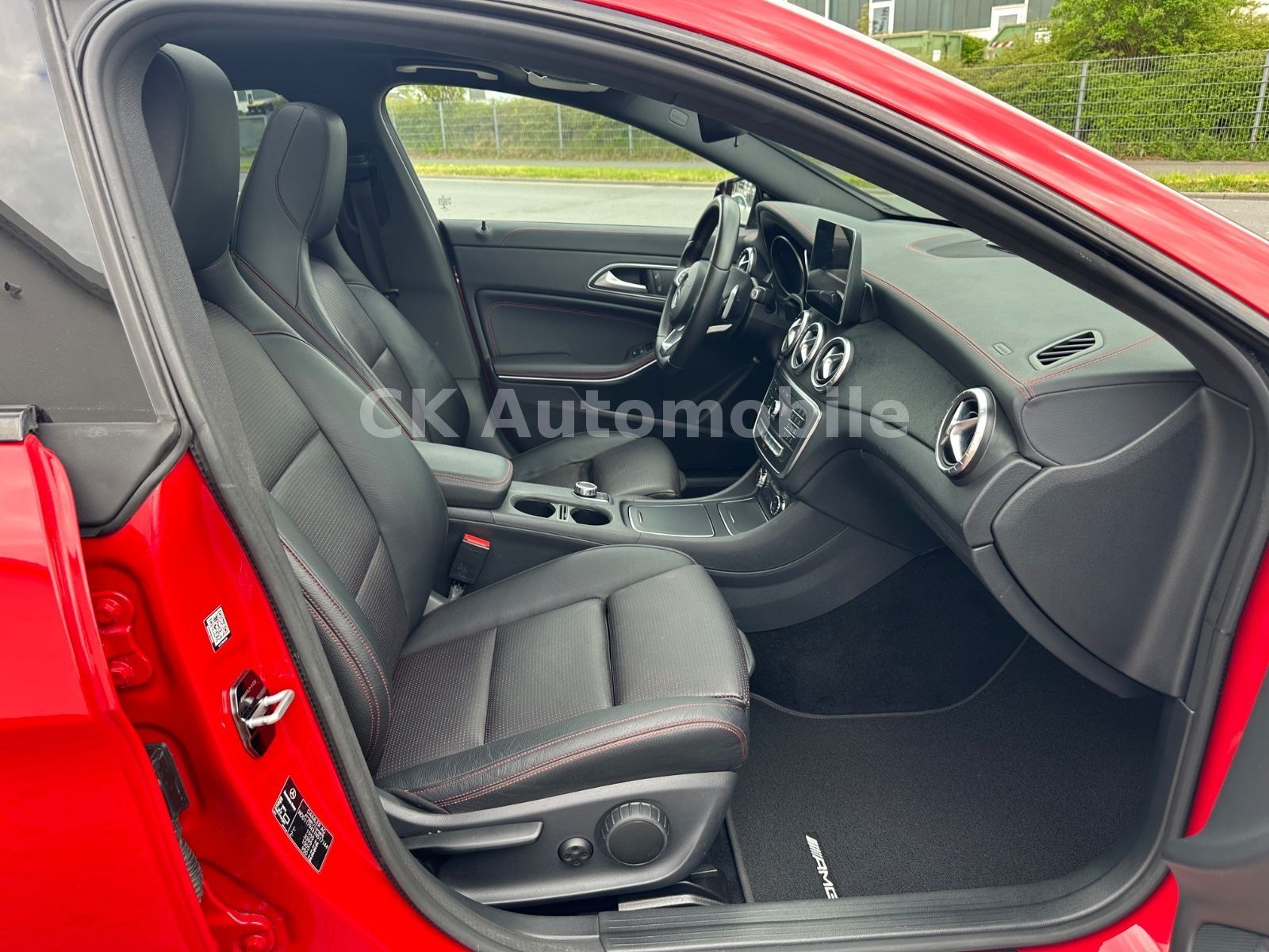 Fahrzeugabbildung Mercedes-Benz CLA 200 Shooting Brake AMG-Line/Night-Paket/LED
