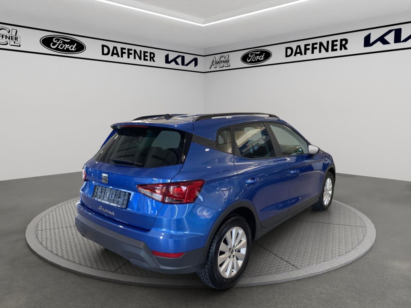 Fahrzeugabbildung SEAT Arona Style Navi Digitales Cockpit LED Apple Car