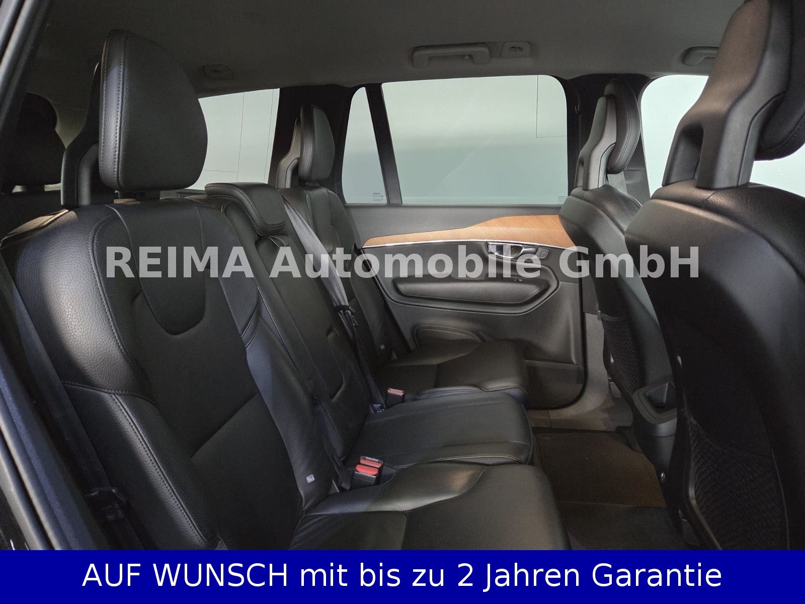 Fahrzeugabbildung Volvo XC 90 2,0 D Momentum AWD, 7 Sitzer, ACC