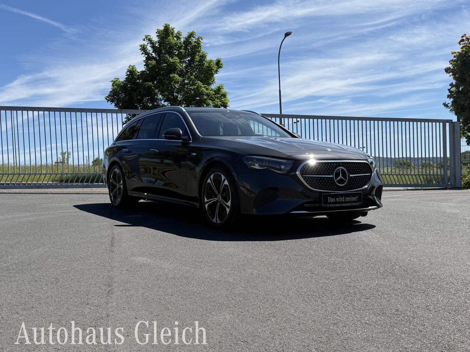 Fahrzeugabbildung Mercedes-Benz E 300 de Avantgarde Advanced Plus Distronic/Klim