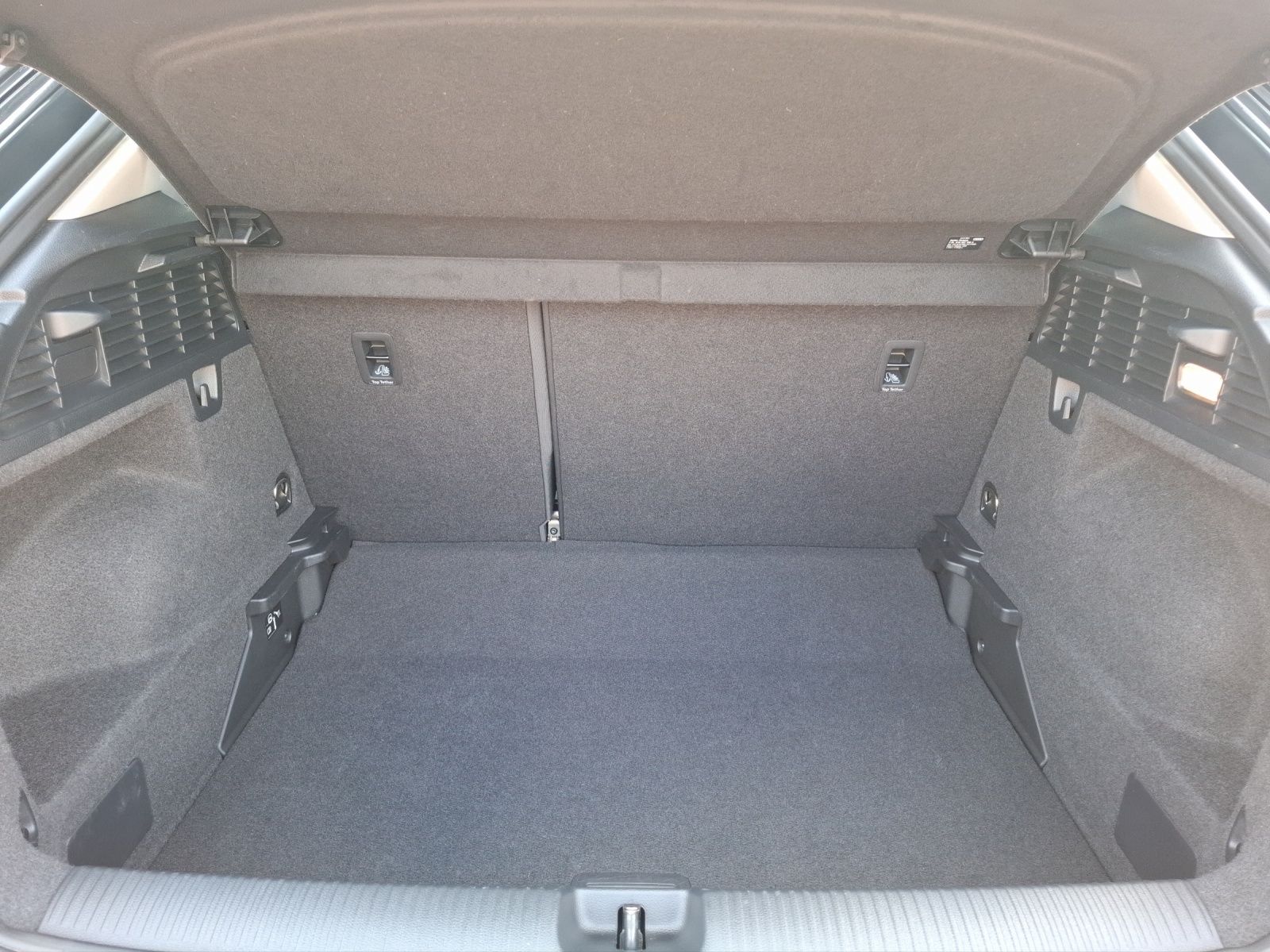 Fahrzeugabbildung Audi Q2 35 TFSI advanced S-tronic Matrix AVC Navi ACC