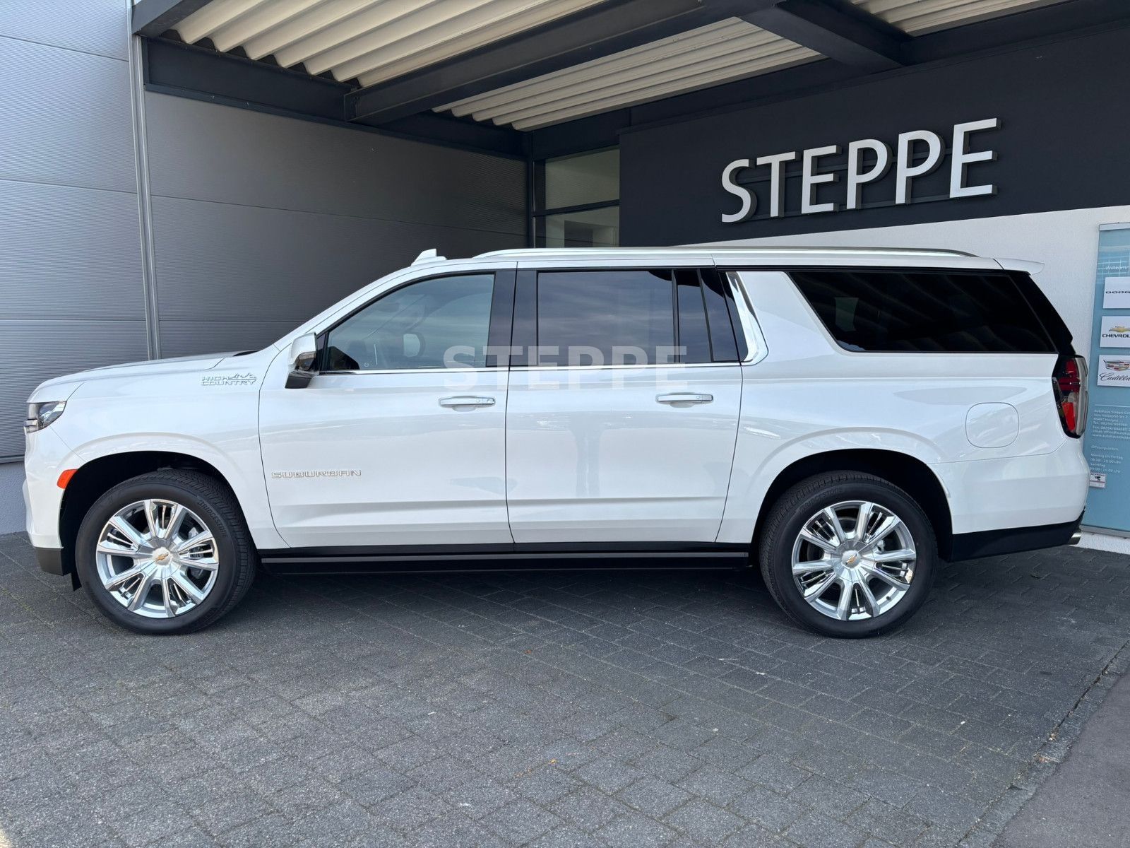 Chevrolet Suburban 6,2 High Country AHK  22"Alu; Luftfeder