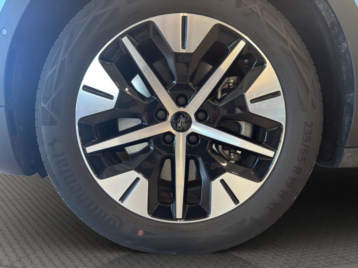 Fahrzeugabbildung Ford Explorer AWD totWinkelASS Kamera SpurhalteASS