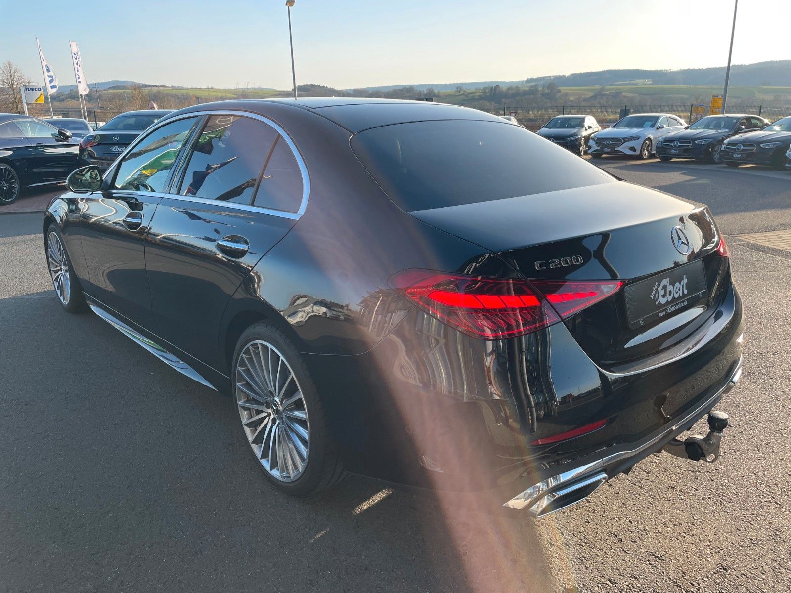 Fahrzeugabbildung Mercedes-Benz C 200 AMG AHK+Memory+Distr+R-Kamera+Keyless+19"