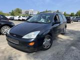 Ford Focus Ambiente Automatik - gebrauchte Ford Focus aus dem Jahr 2001