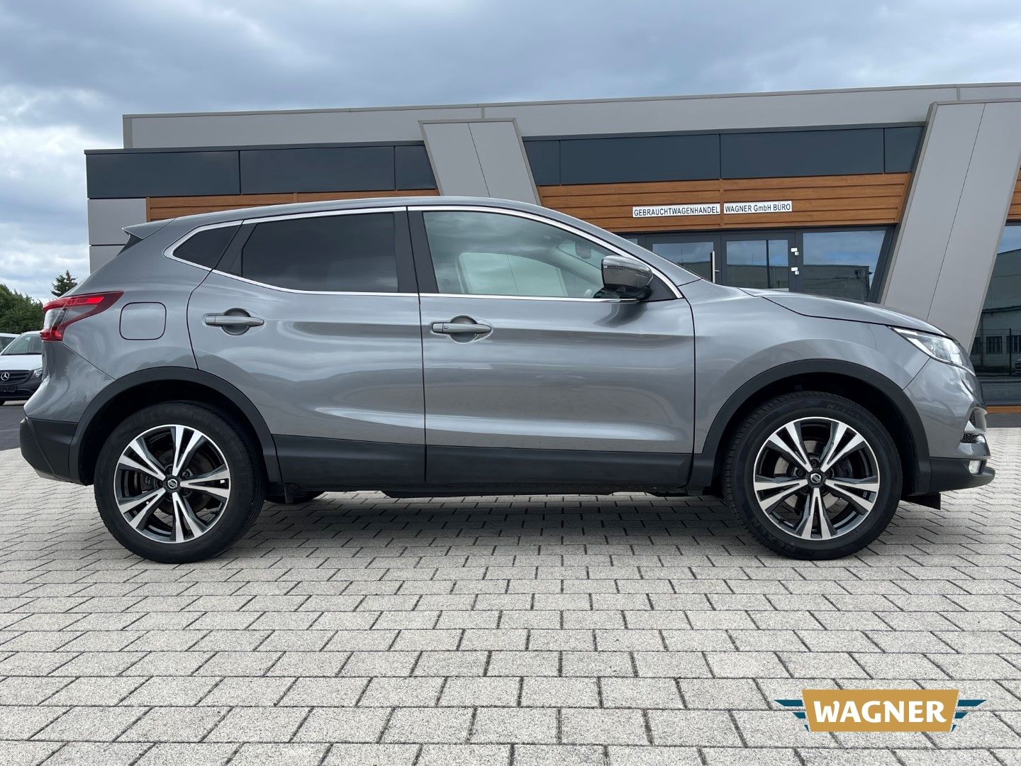 Fahrzeugabbildung Nissan Qashqai N-Connecta SHZ Tempomat 360°Kamera