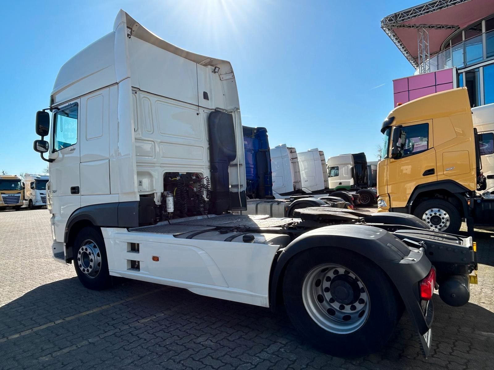 Fahrzeugabbildung DAF XF 480 FT SSC, Intarder, Bj. 2023