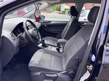 Volkswagen Golf - 10
