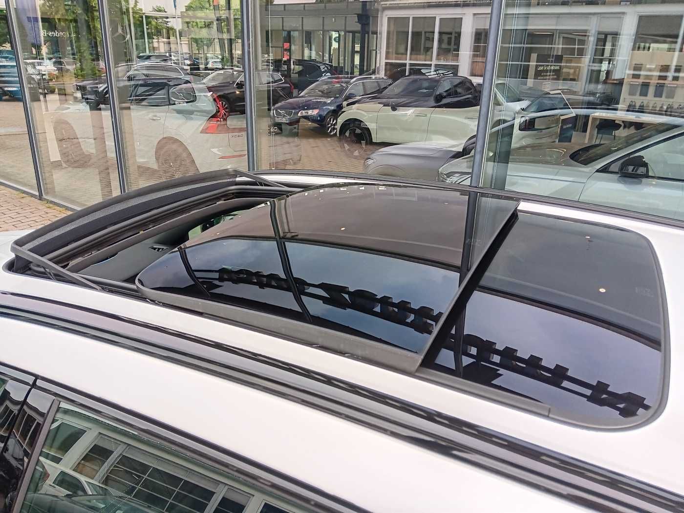 Fahrzeugabbildung Volvo XC60 T6 AWD Plus Black Edit. '26,6 Prozent Rabat