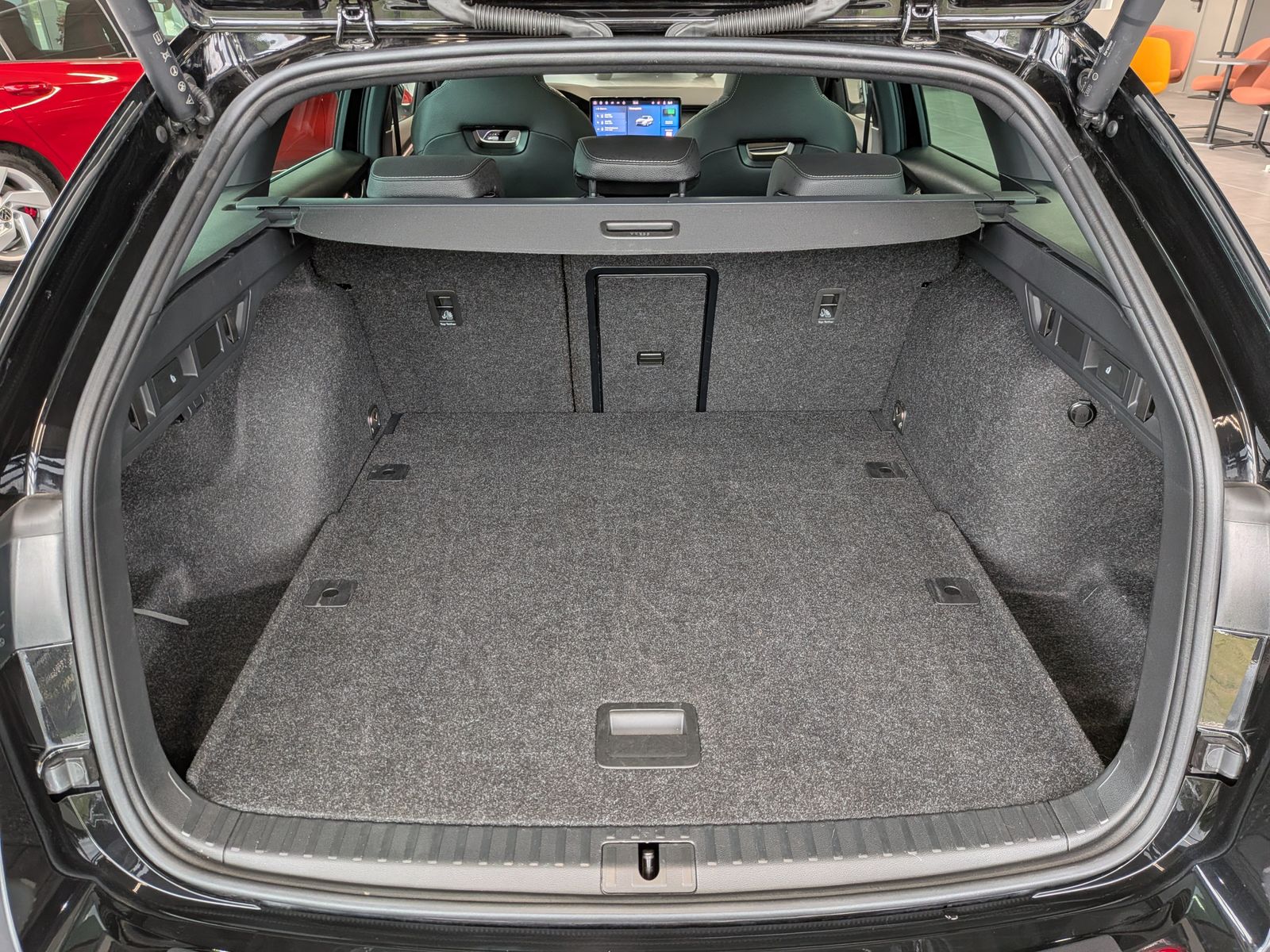 Fahrzeugabbildung SKODA Octavia 2.0TDI Sportline Matrix Canton Pano ACC