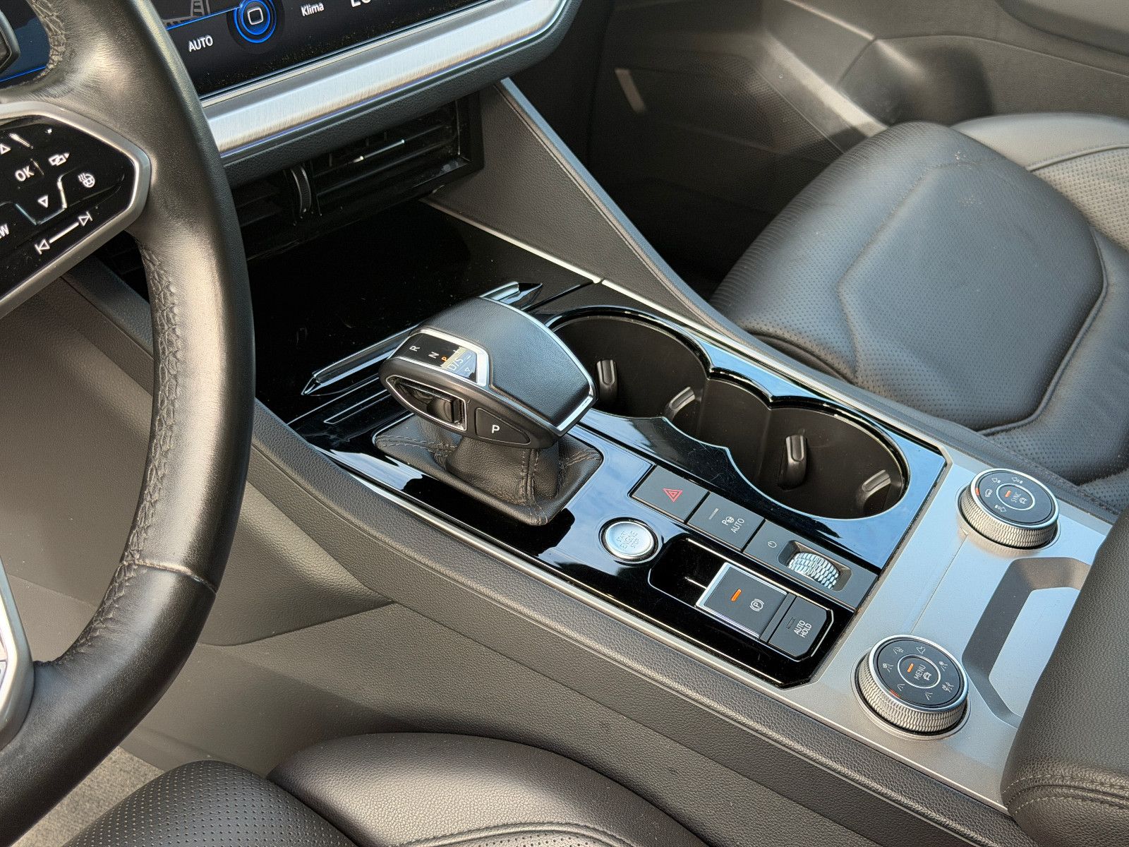 Fahrzeugabbildung Volkswagen Touareg SPORT/ 4Motion/VIRTUAL/AMBIENT/360''KAM