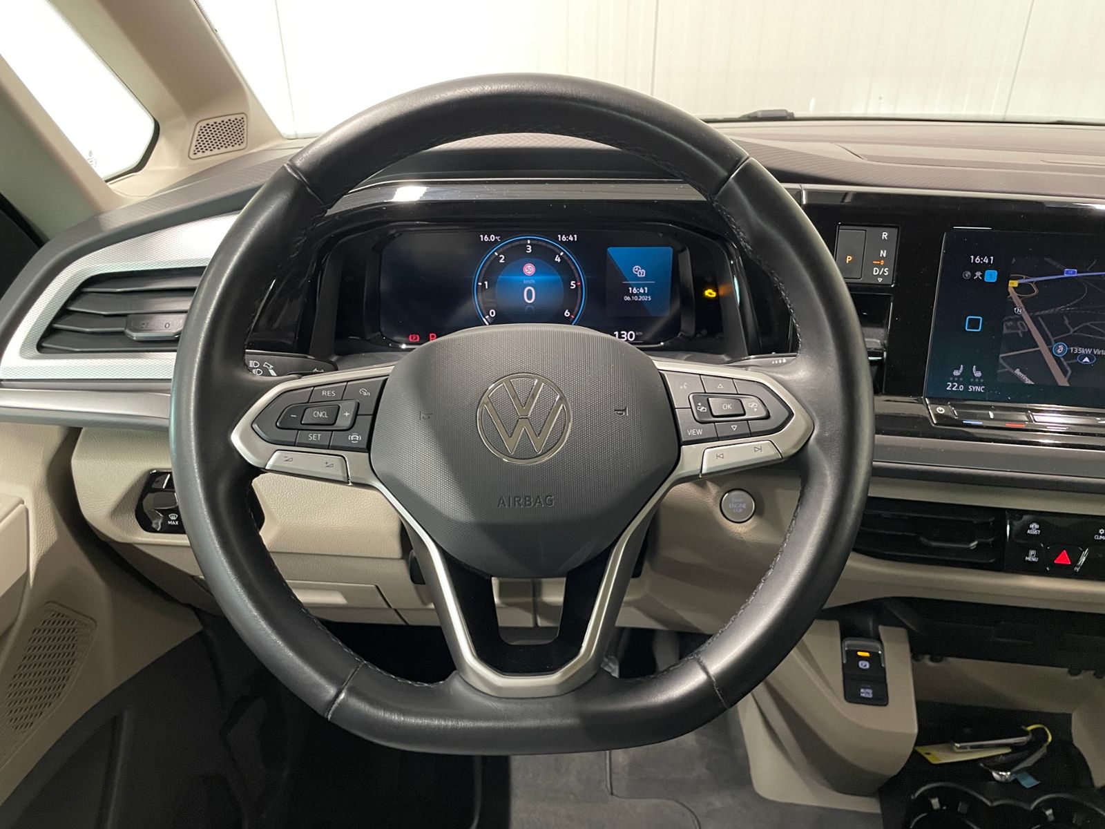 T7 Multivan 2.0 TDI DSG SHZ RFK TEMPOMAT PDC