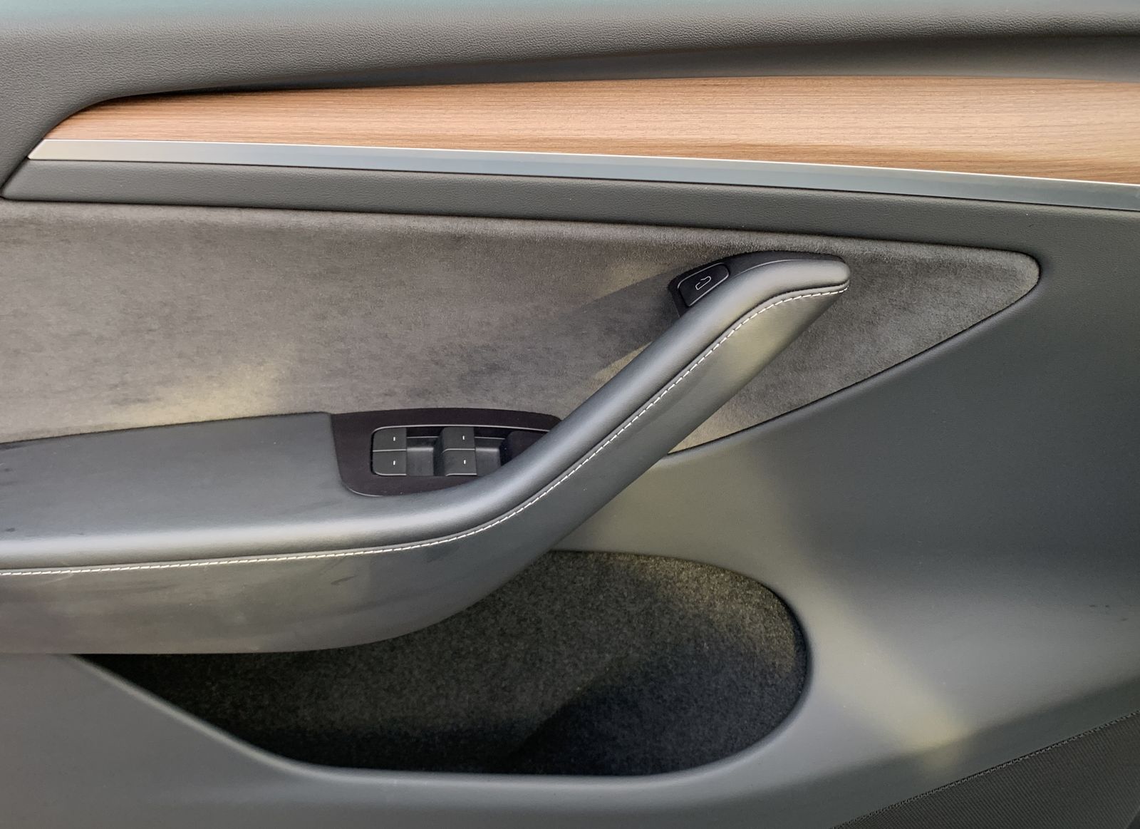 Fahrzeugabbildung Tesla Model Y Long Range Dual AWD*AHK*Keyless*Cam*Pano