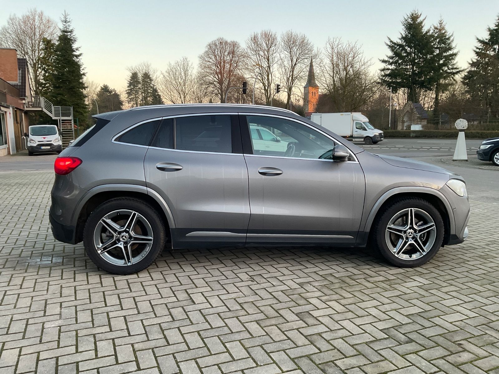 Fahrzeugabbildung Mercedes-Benz GLA 200 d DCT,AMG,AHK,Kamera,Multibeam,Distronic