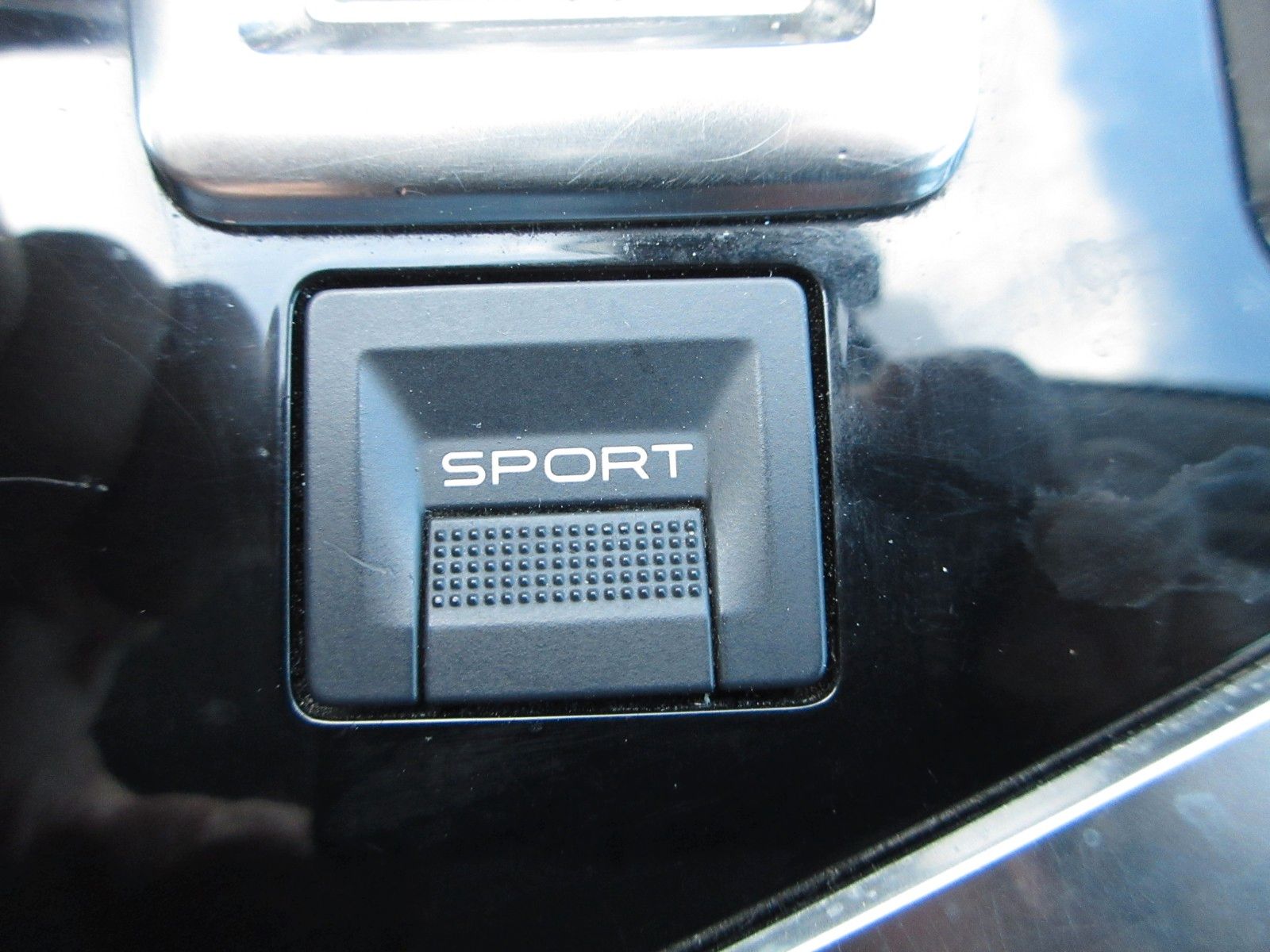 Fahrzeugabbildung Peugeot 5008 Active 1.2T LED/NAVI/PDC/TEMPOMAT