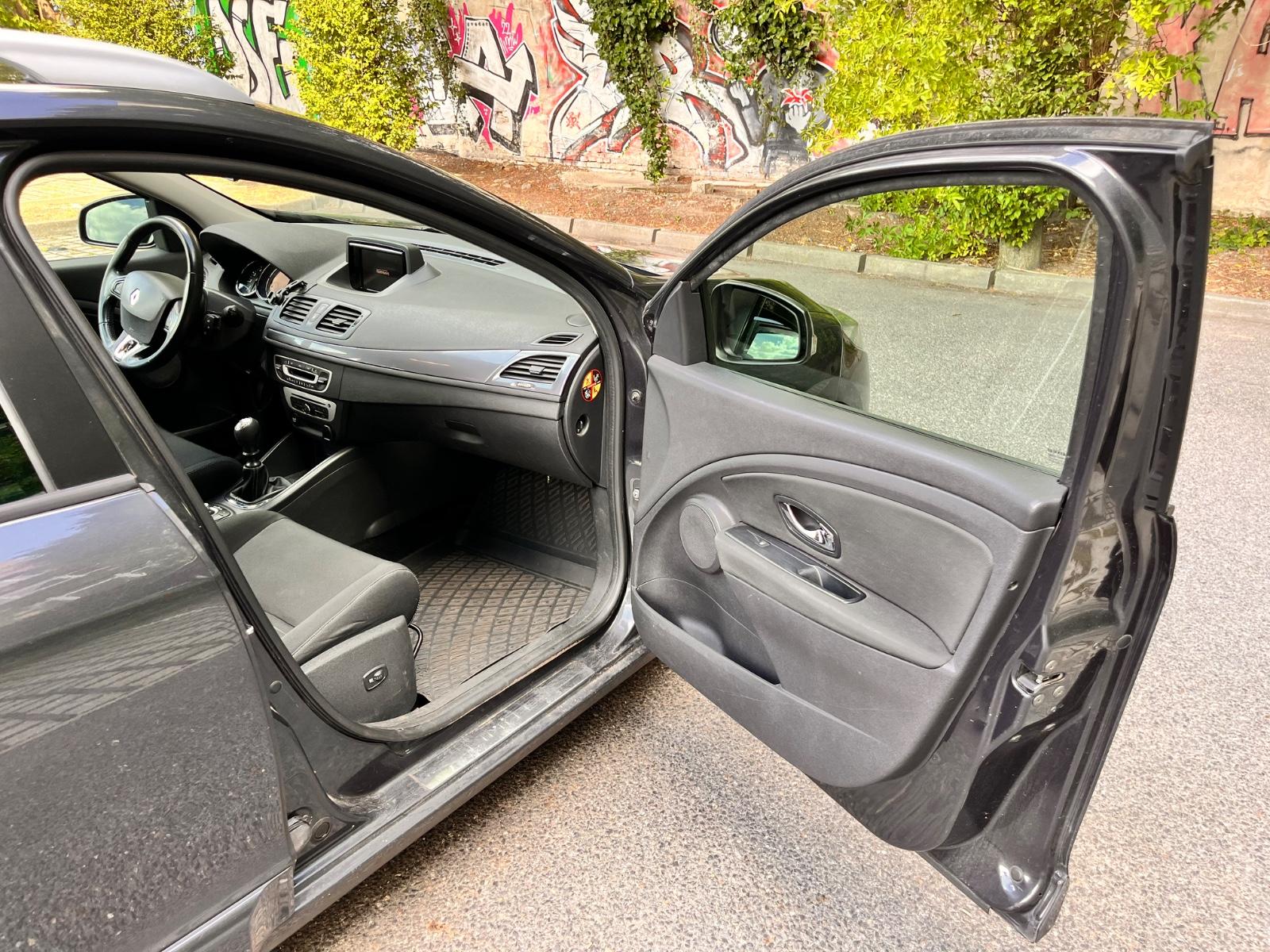 Renault Megane 2015 — photo 10