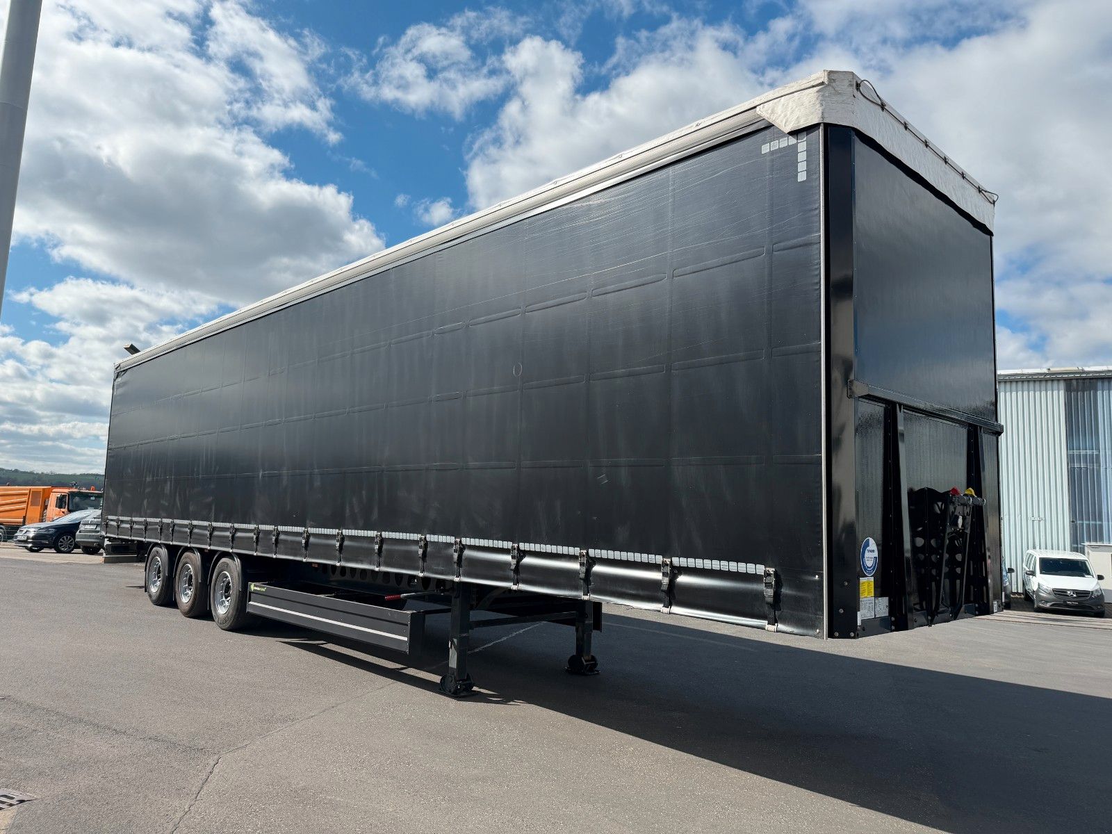 Fahrzeugabbildung Berger SAPL 24 LTMN 1x lift SAF Hubdach Schiebeverdeck