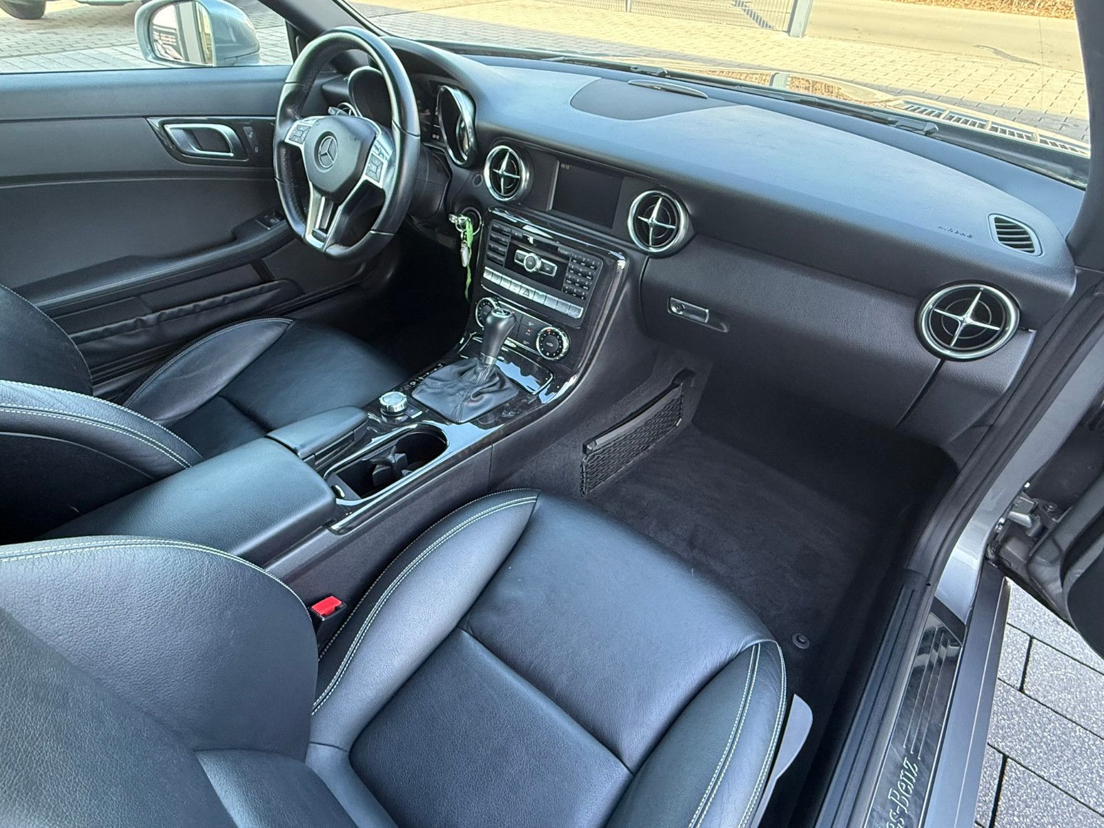 Fahrzeugabbildung Mercedes-Benz SLK 200 SLK Roadster  BlueEfficiency Edition 1