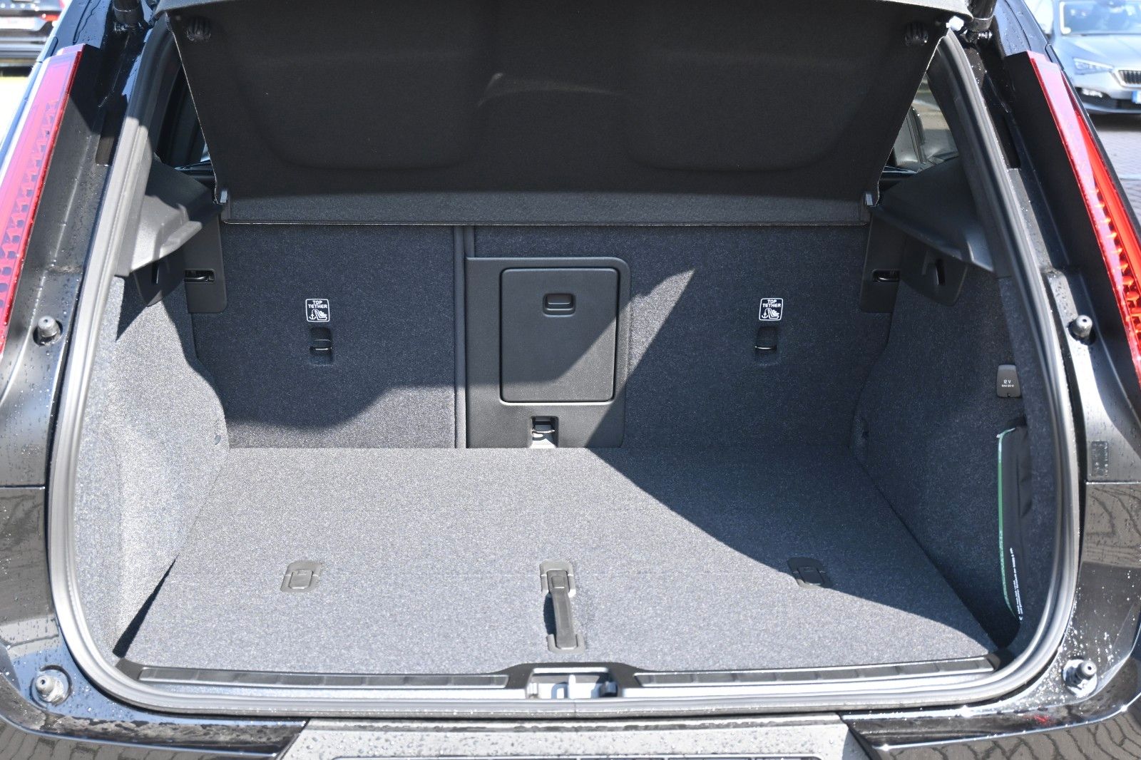 Fahrzeugabbildung Volvo XC40 B3 DSG Plus Black Edition*LED*ACC*360°*AHK*