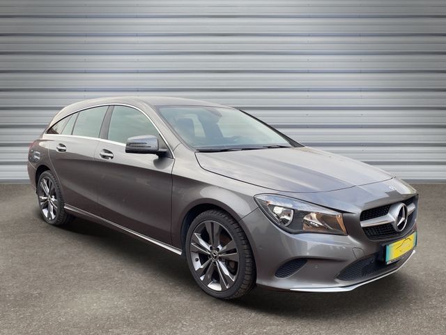 Mercedes-Benz CLA 220 Shooting Brake  4Matic*Navi* 1.Hand