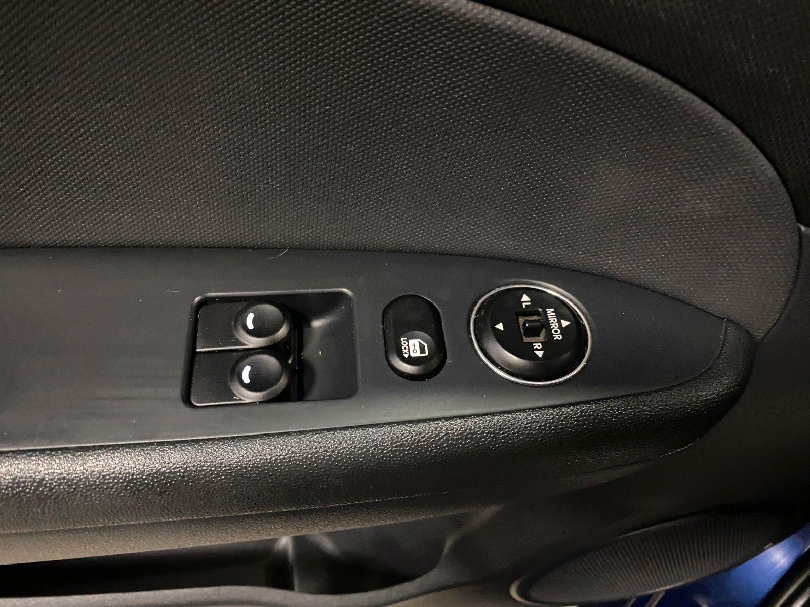 Fahrzeugabbildung Hyundai i30 1.4 Classic+ALUFELGEN+GARANTIE+KLIMA+HU NEU+