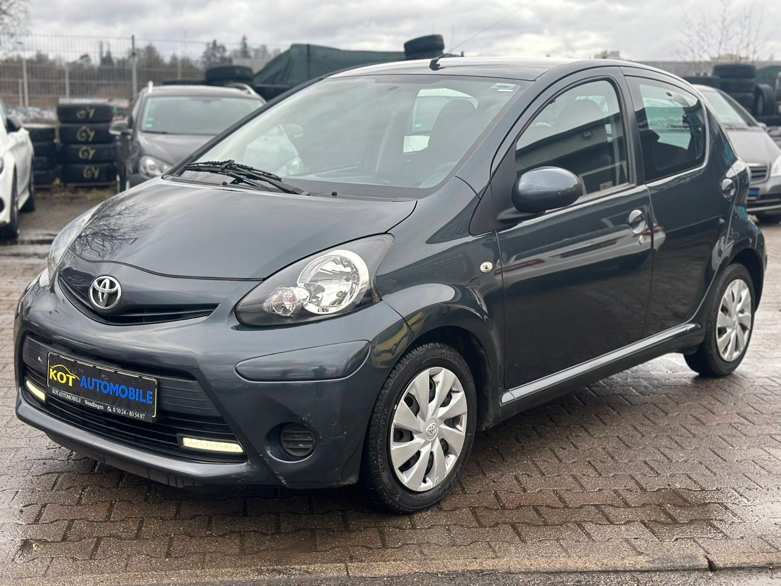 Toyota Aygo Cool/Klima/8 Fach bereift/4-5 Türer/2 Hand
