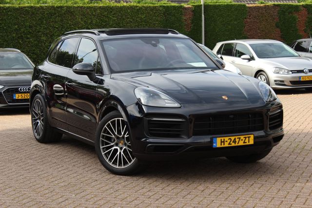 PORSCHE Cayenne 3.0 E-Hybrid / Trekhaak / Panoramadak /