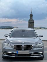 BMW 750Li xDrive - Scheckheftgepflegt, 2.Hand - BMW 750 mit Benzin-Antrieb: Limousine