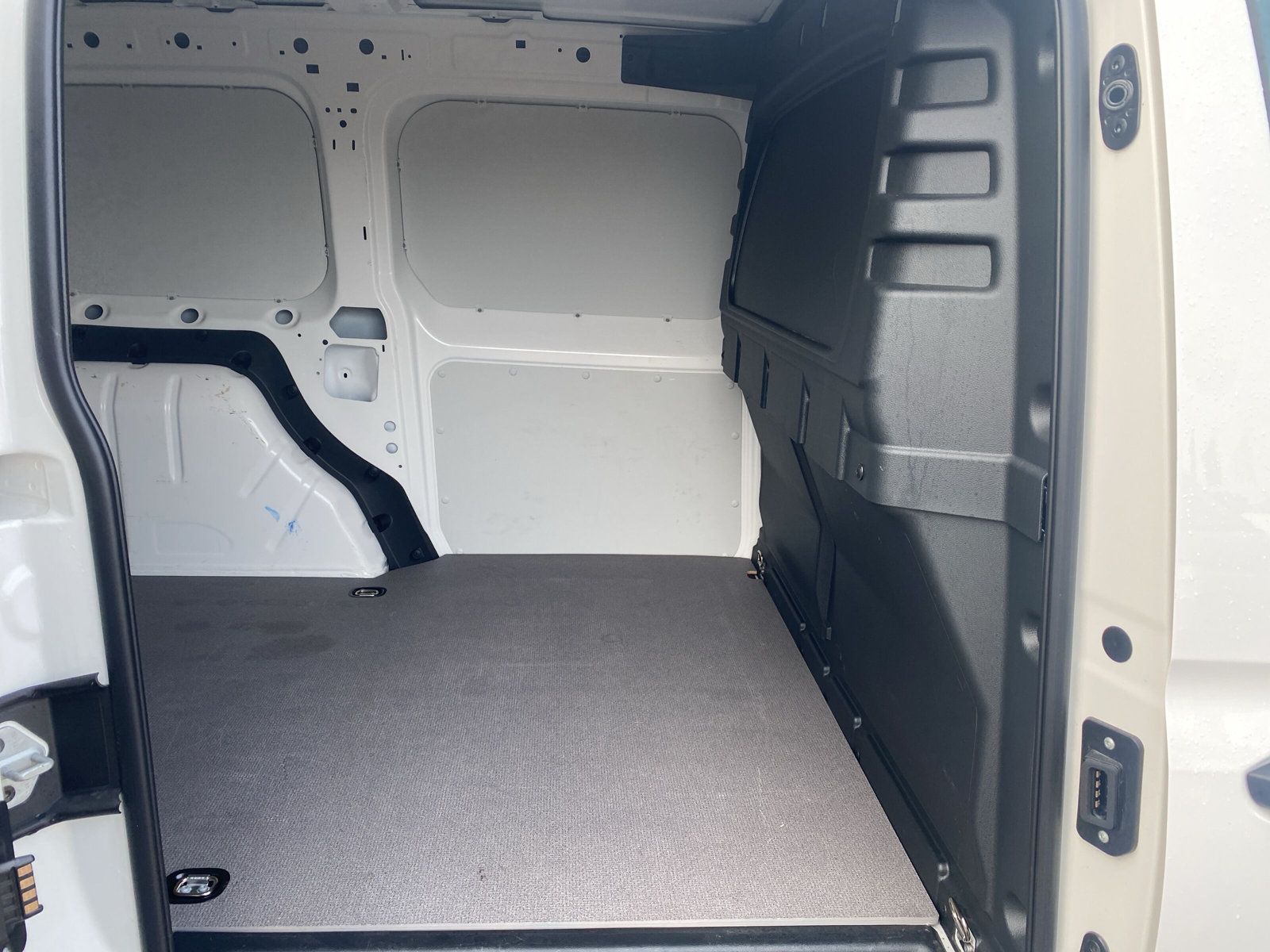 Fahrzeugabbildung Volkswagen Caddy Cargo Maxi 2.0 TDI KLIMA NAVI PDC