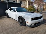 Dodge Challenger 6,4L R/T Scat Pack Shaker Xenon - Dodge Challenger: X