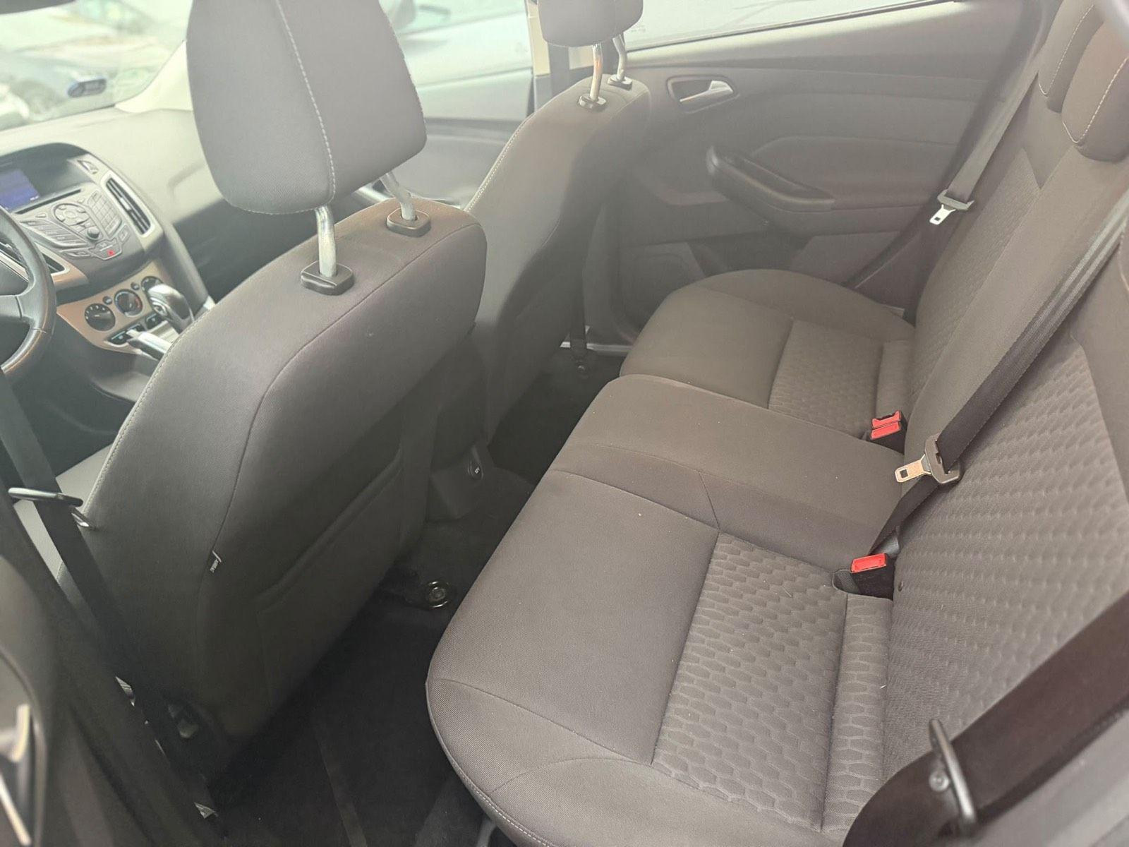 Ford Focus 2013 — photo 8