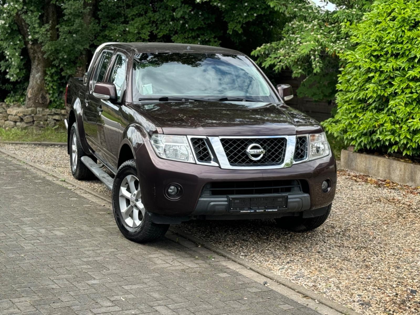 NISSAN NAVARA 2.5 dCi 190ch 4X4 - DOUBLE CAB - HARD-TOP - ATTELAGE - SIÈGES CHAUFFANTS - CLIM BIZONE