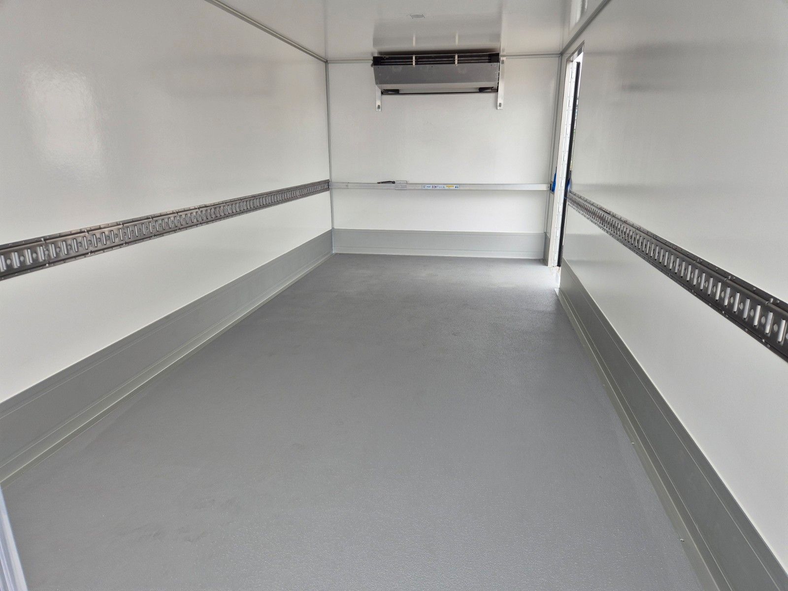 Fahrzeugabbildung Iveco Daily 70C18 A8 3.0L *R5.100mm*LBW*Luft*Automatik