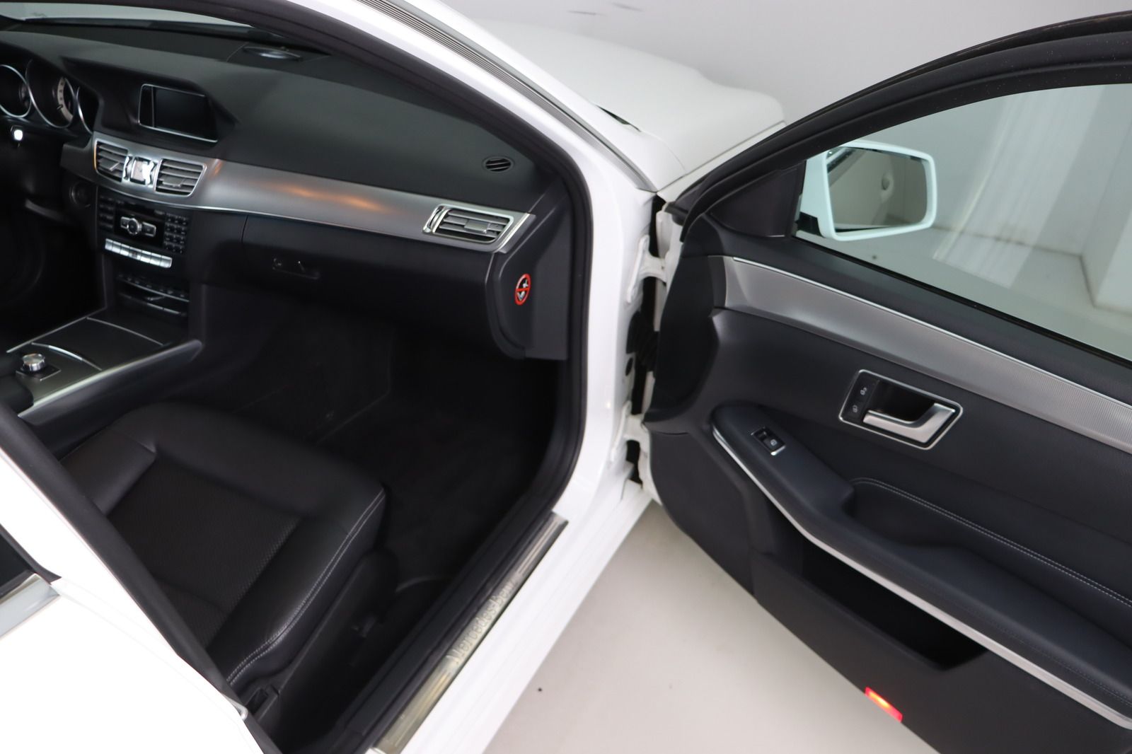 Fahrzeugabbildung Mercedes-Benz E 200 BlueTEC * LED * Navi * HU 03.2028 Avantgar
