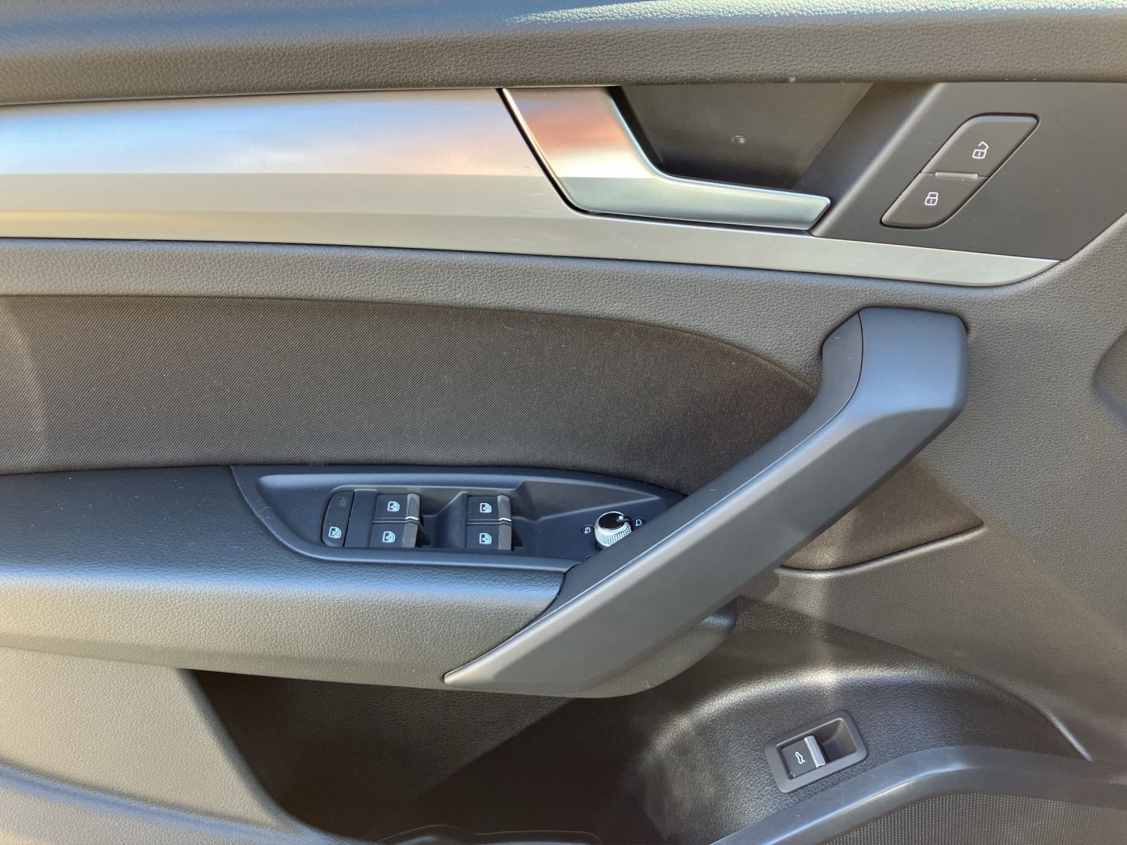 Fahrzeugabbildung Audi Q5 50 TDI quattro S-tronic AHK LED RFK