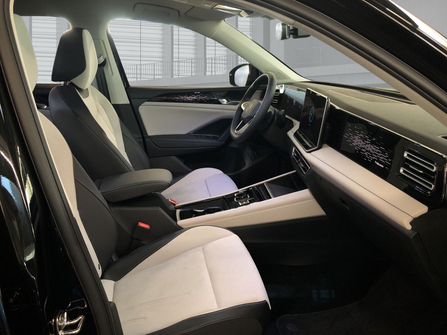 Fahrzeugabbildung Volkswagen Tiguan TSI 150 kW Elegance 1.5 eHybrid DSG AD AH